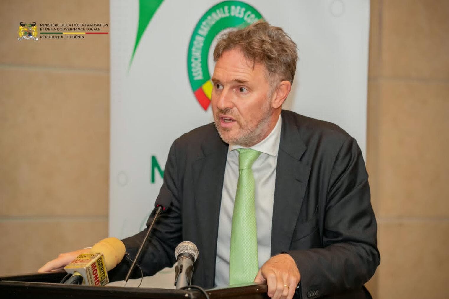 Bénin : Janvier Yahouédéou oriente le nouveau bureau de l'ANCB vers la coordination territoriale