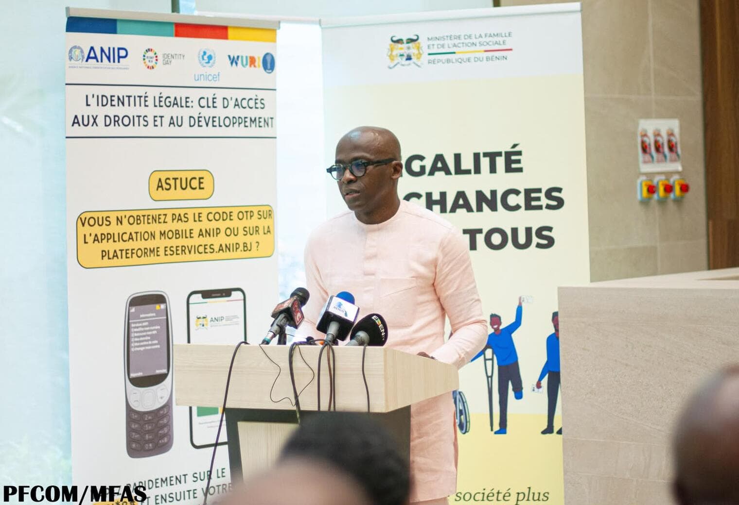 Inclusion au Bénin : 1 422 nouvelles cartes d'égalité de chances remises